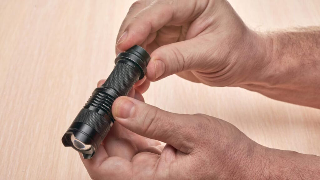 Bästa sättet att förvara batterier till ficklampor