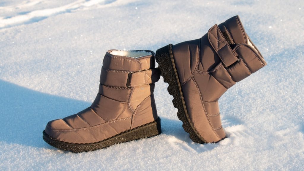 Hur ska vinterskor dammodell vara för att bäst hålla fötter varma