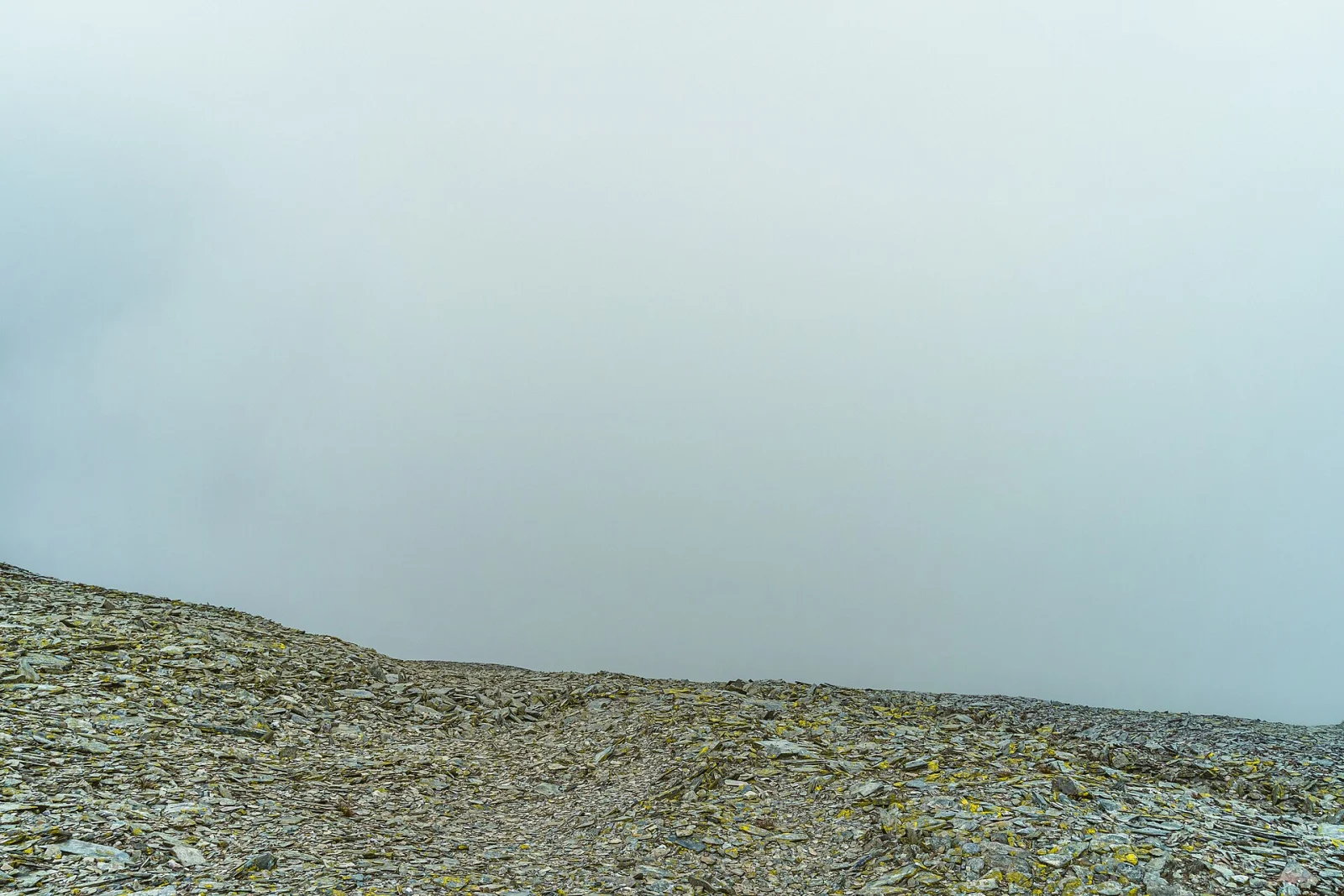 Vandringslandskap i Rondane nationalpark med Høgronden i bakgrunden